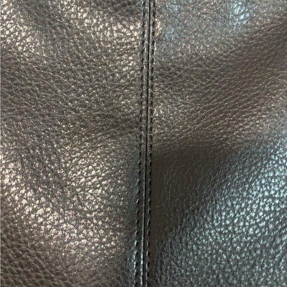 ✨NWT London Fog Laura Large Black Slouchy Tote Bag - Picture 7 of 10